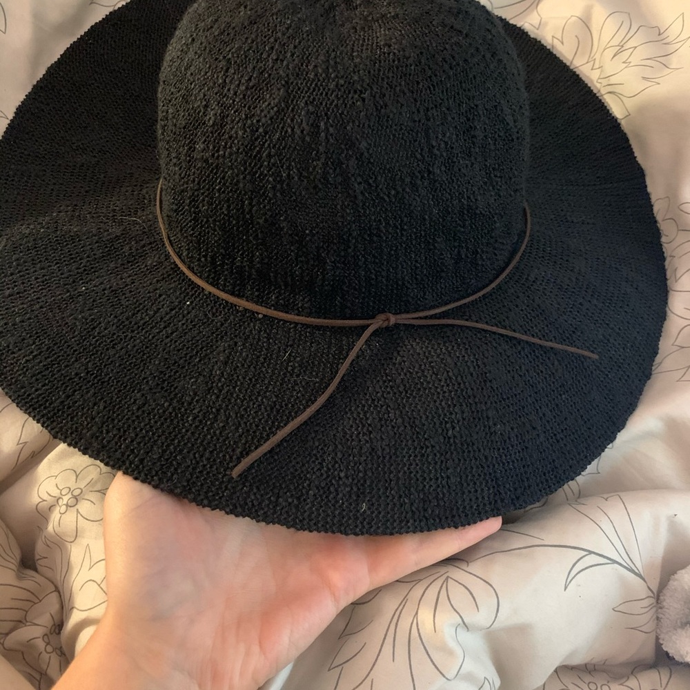 Black sunhat
